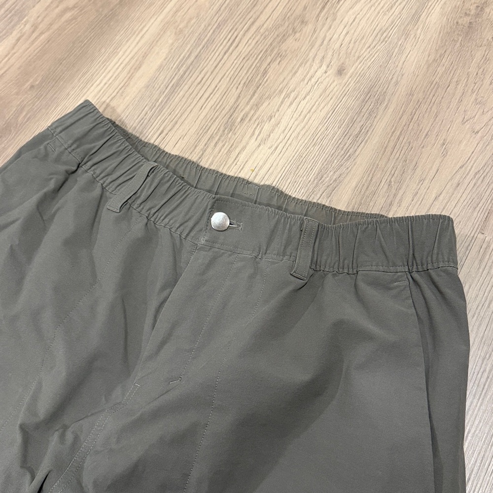 Men's Lululemon Cargo Pants - Picture 2 of 4